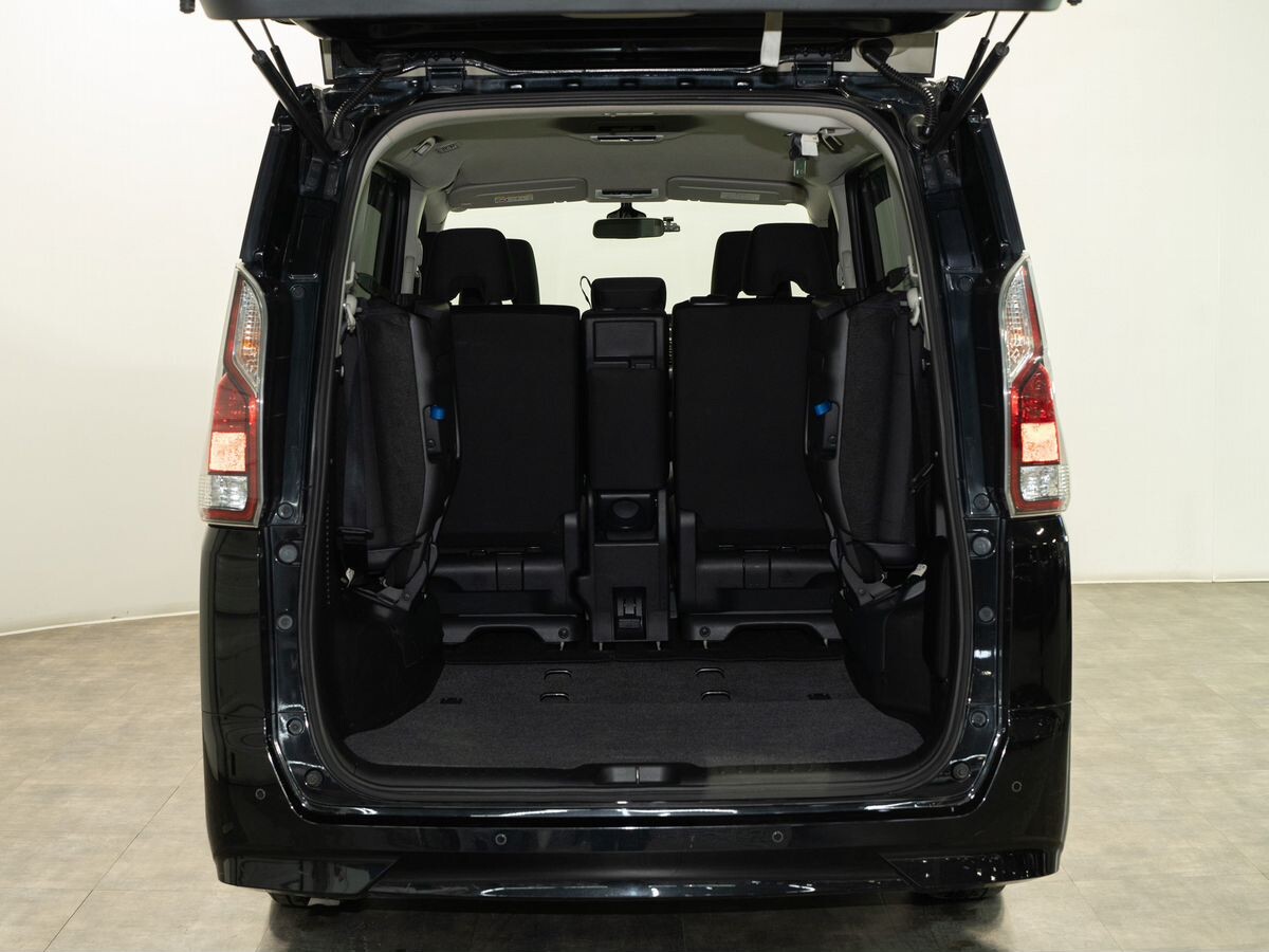 Nissan Serena 2017 - фото автомобиля