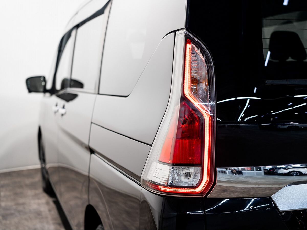 Nissan Serena 2017 - фото автомобиля