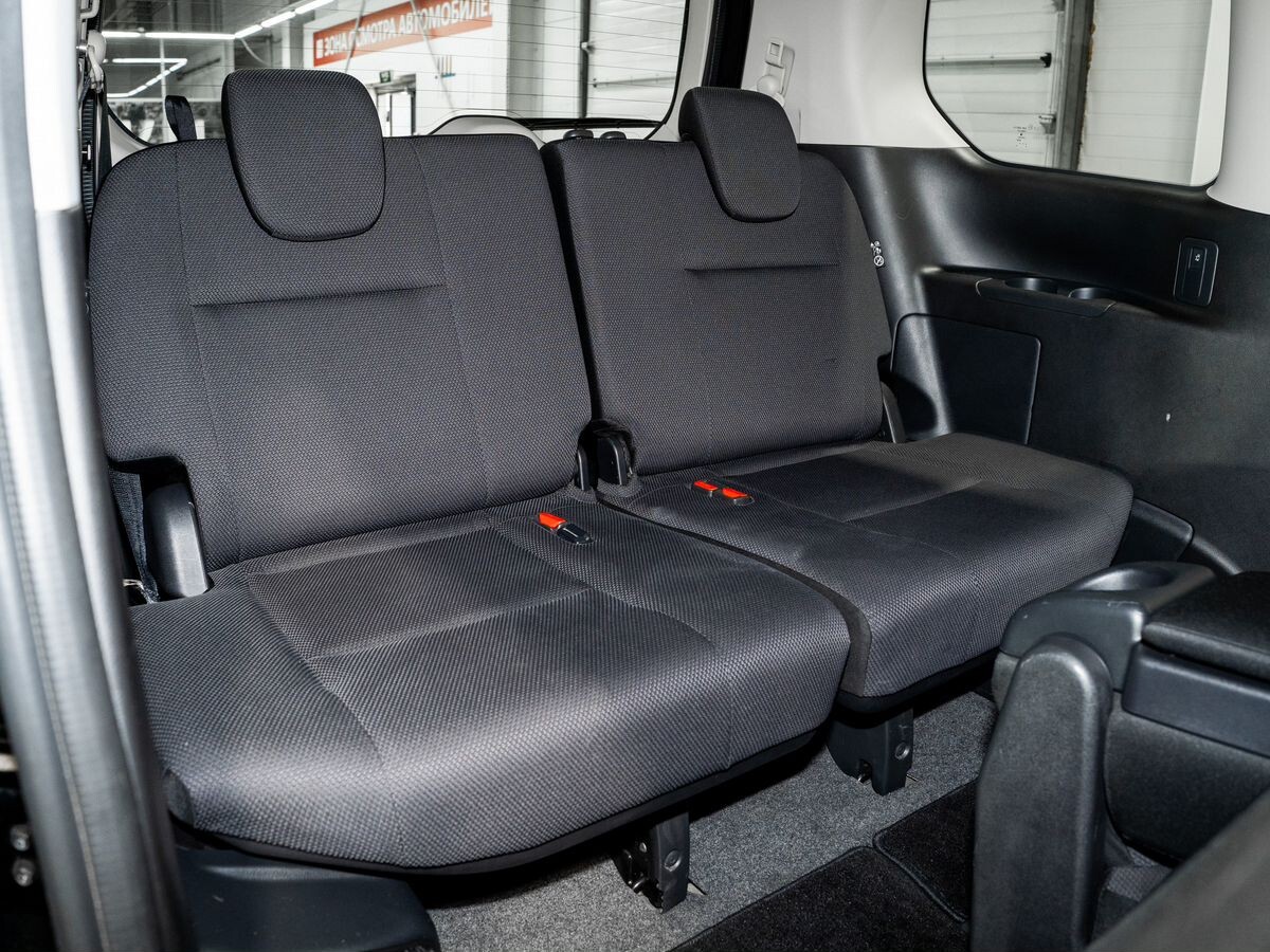 Nissan Serena 2017 - фото автомобиля