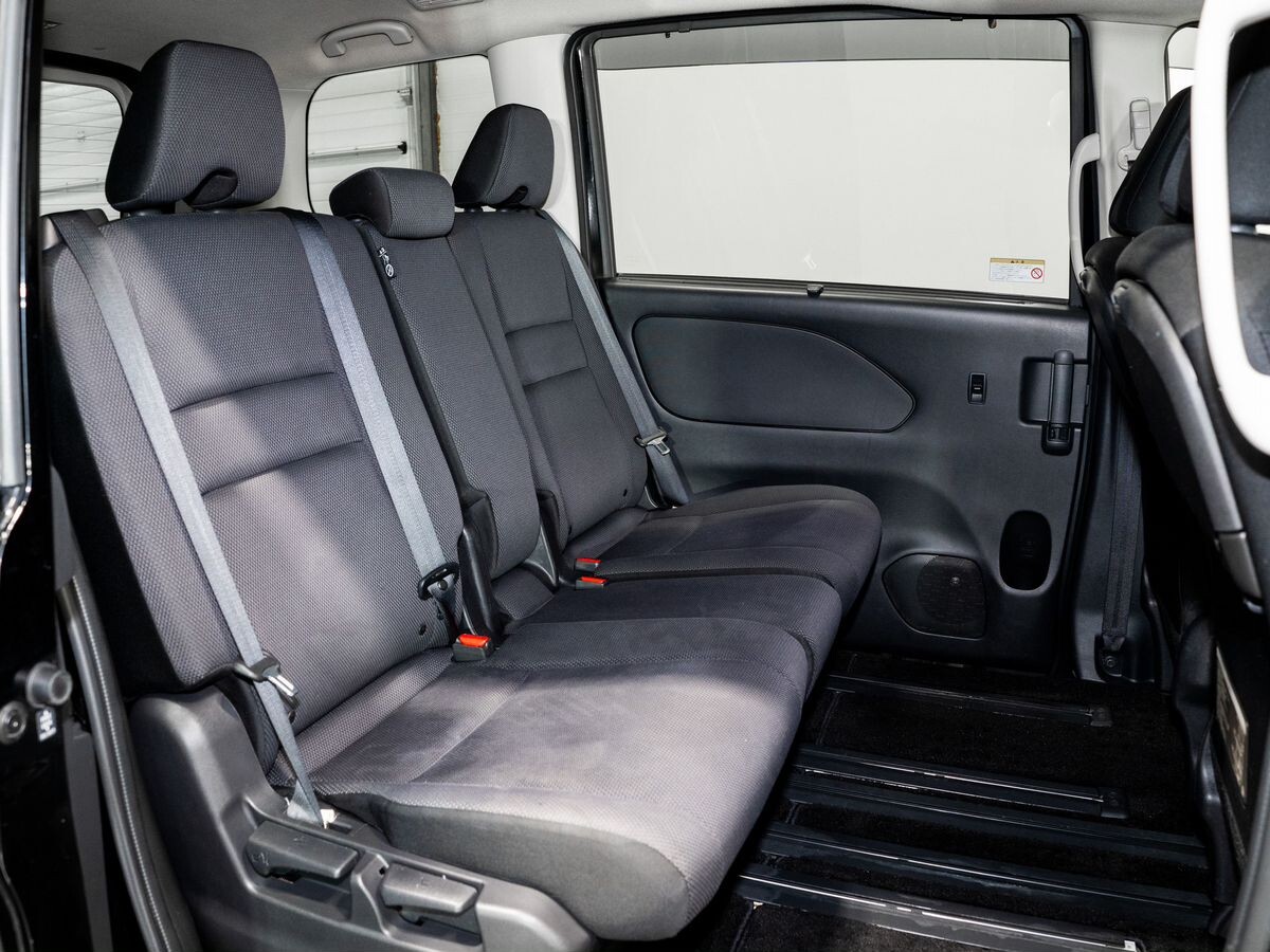 Nissan Serena 2017 - фото автомобиля