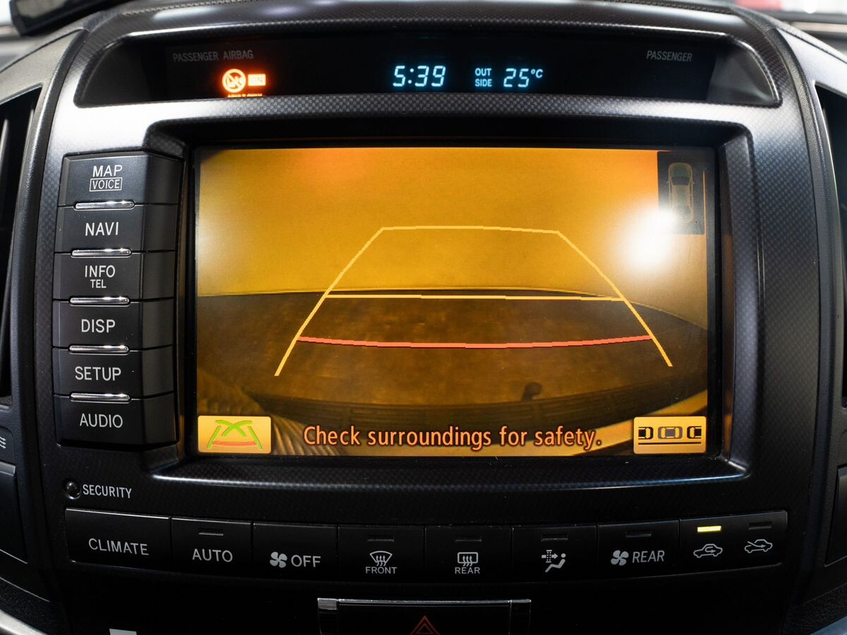 Toyota Land Cruiser 2011 - фото автомобиля