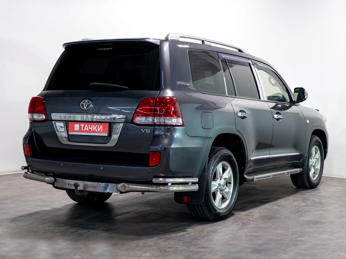 Toyota Land Cruiser 2011 - фото автомобиля