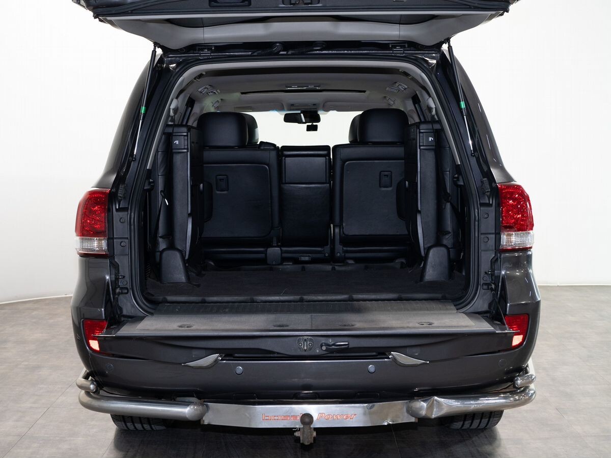Toyota Land Cruiser 2011 - фото автомобиля