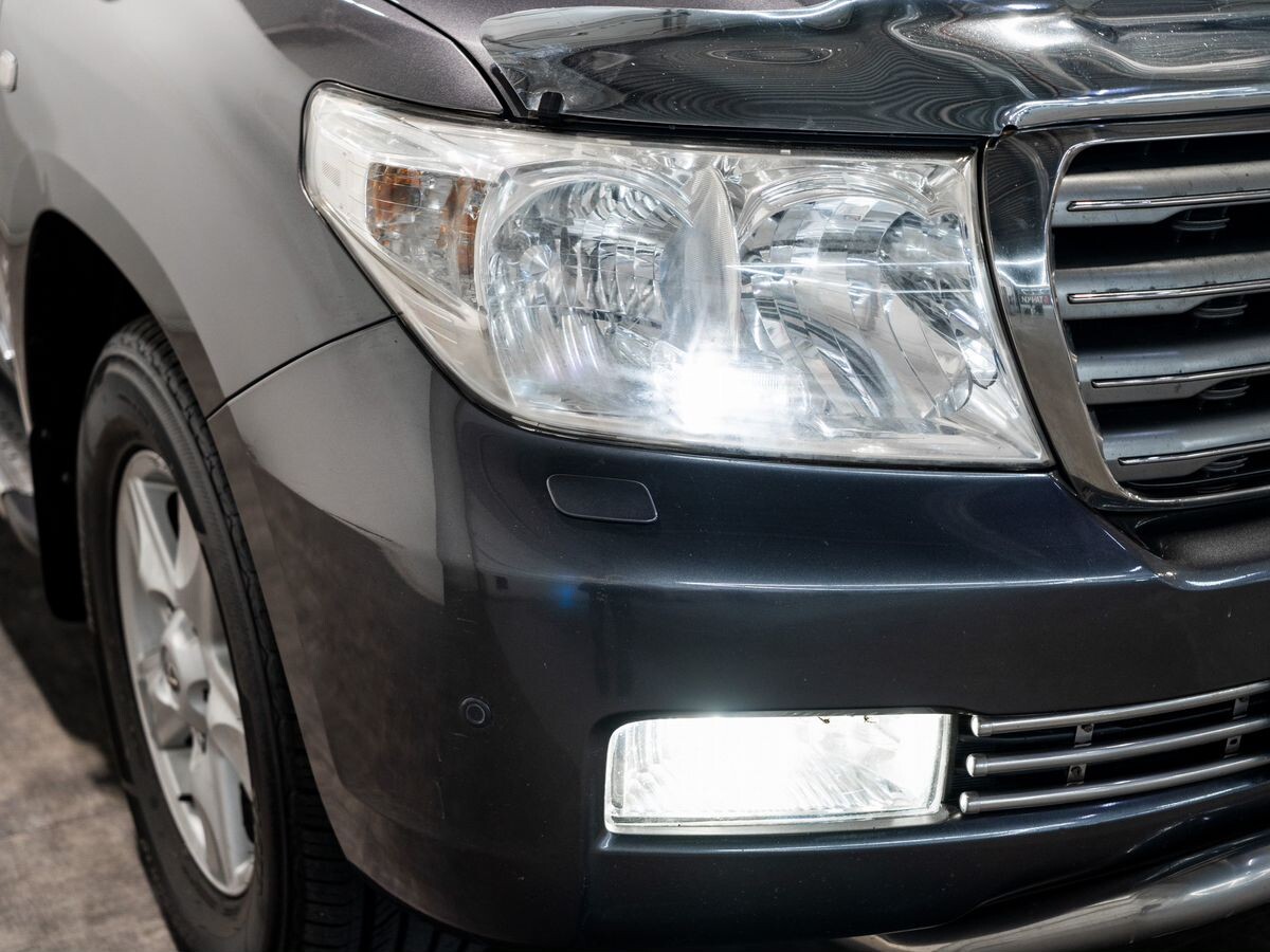 Toyota Land Cruiser 2011 - фото автомобиля