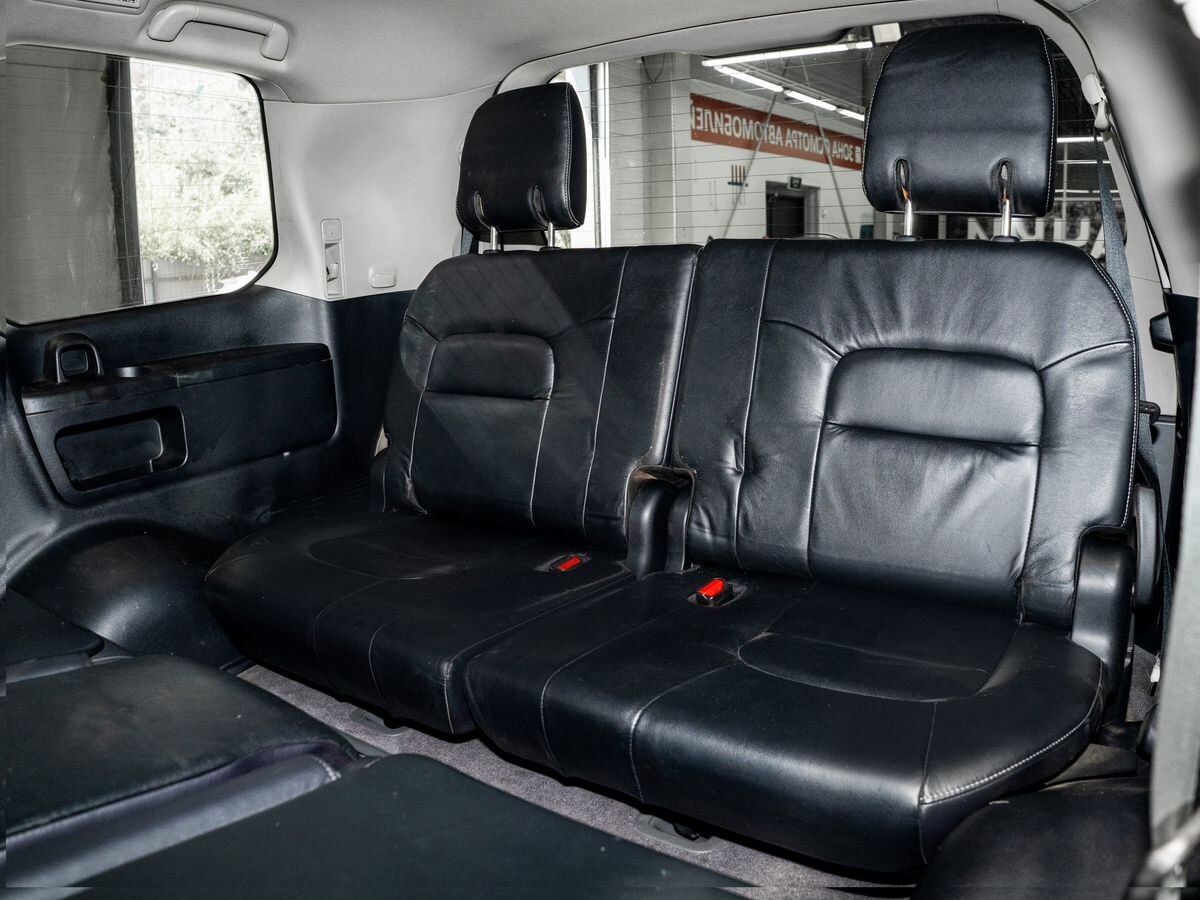 Toyota Land Cruiser 2011 - фото автомобиля