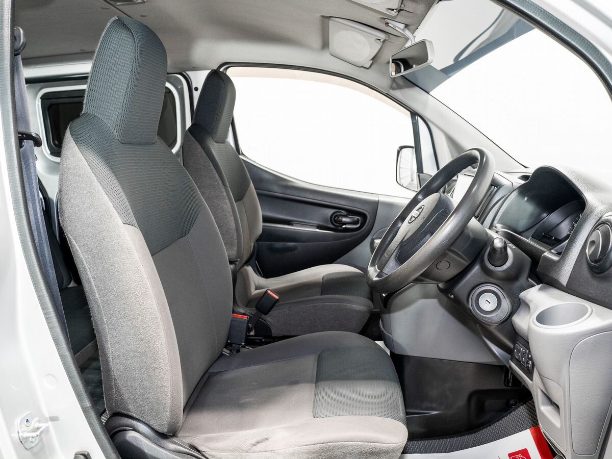 Nissan NV200 2014 - фото автомобиля