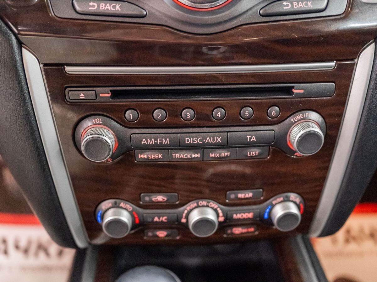 Nissan Pathfinder 2015 - фото автомобиля