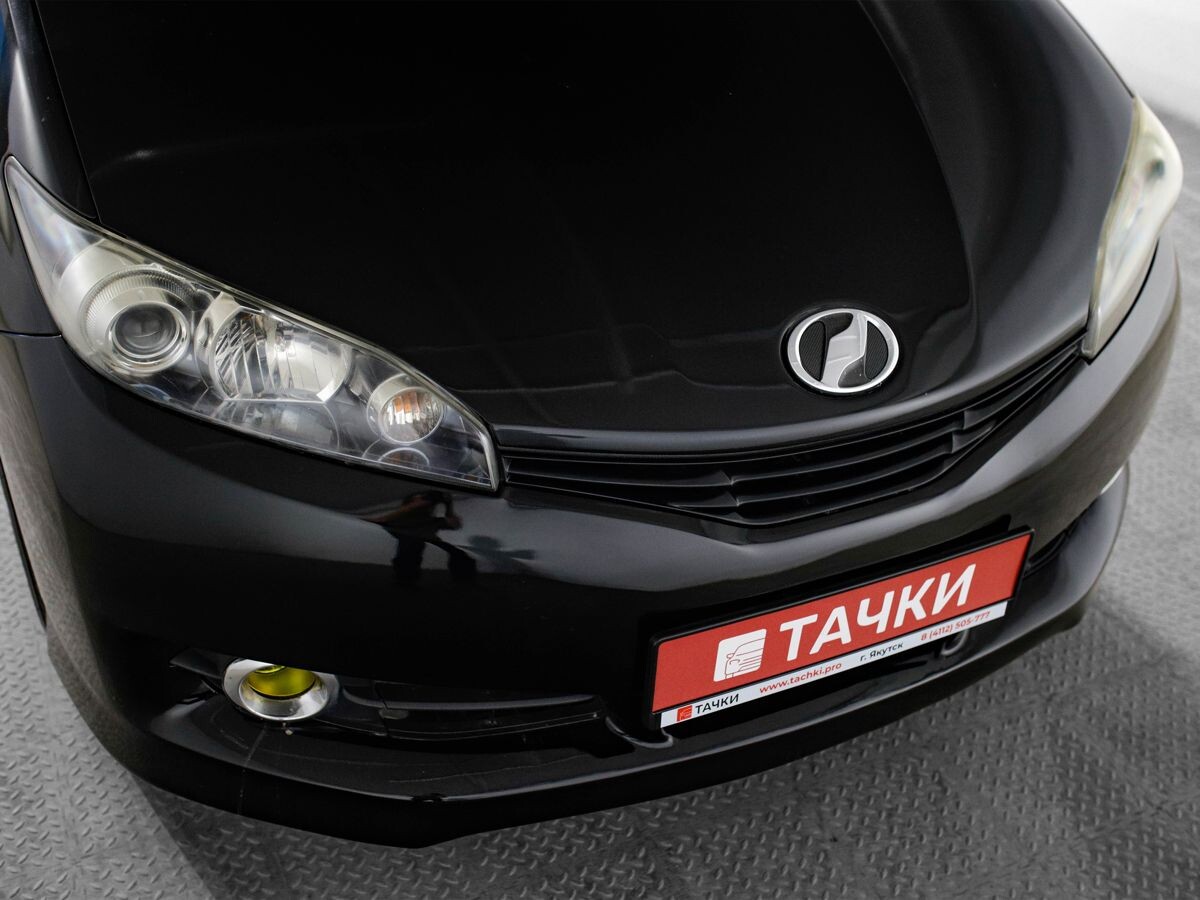 Toyota Wish 2011 - фото автомобиля