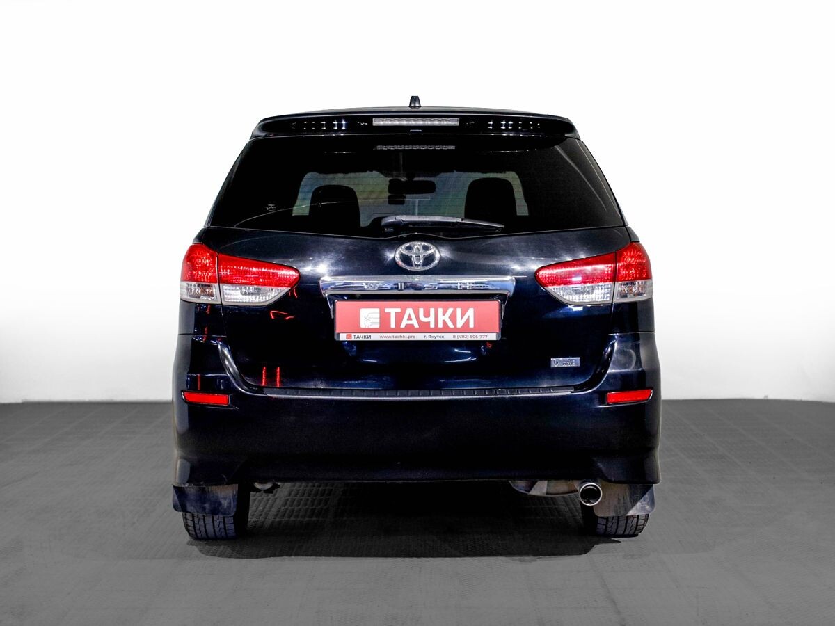 Toyota Wish 2011 - фото автомобиля