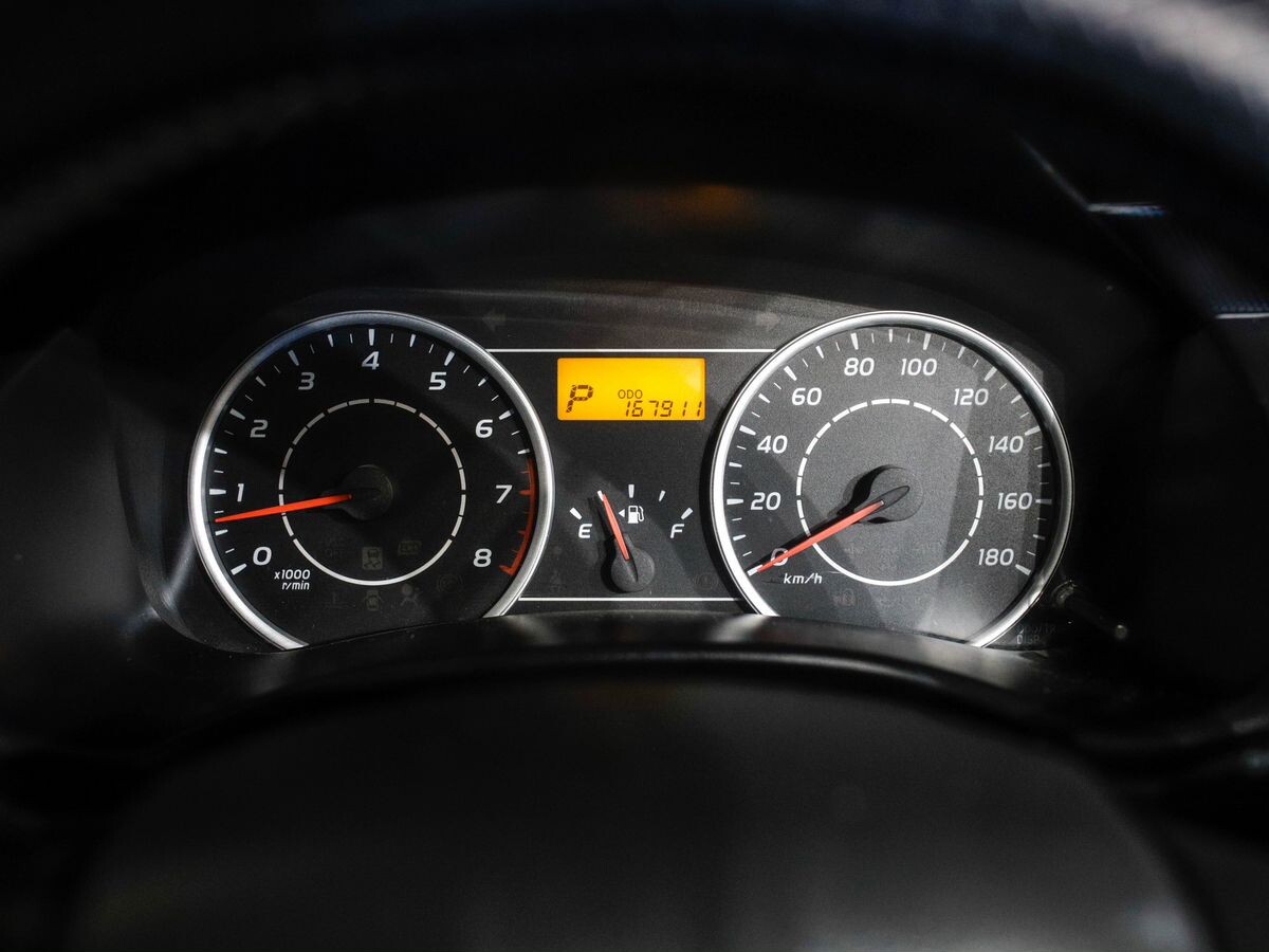 Toyota Wish 2011 - фото автомобиля