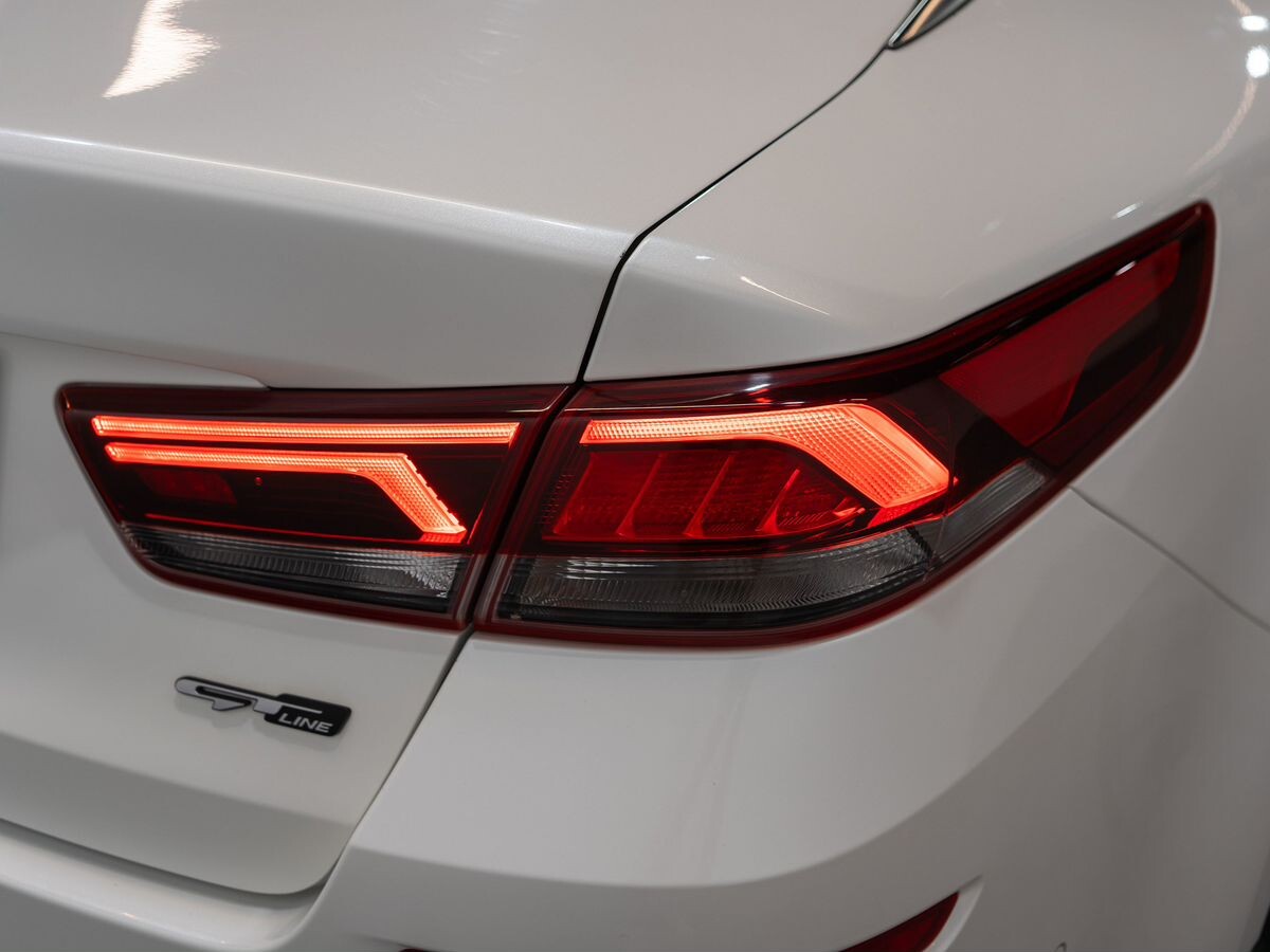Kia Optima 2019 - фото автомобиля