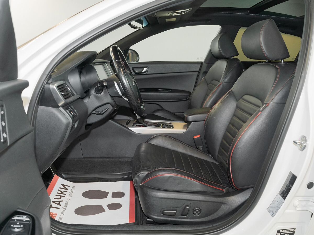 Kia Optima 2019 - фото автомобиля