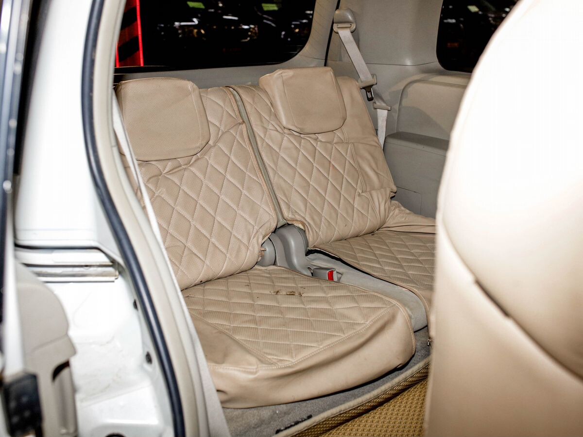 Toyota Isis 2013 - фото автомобиля