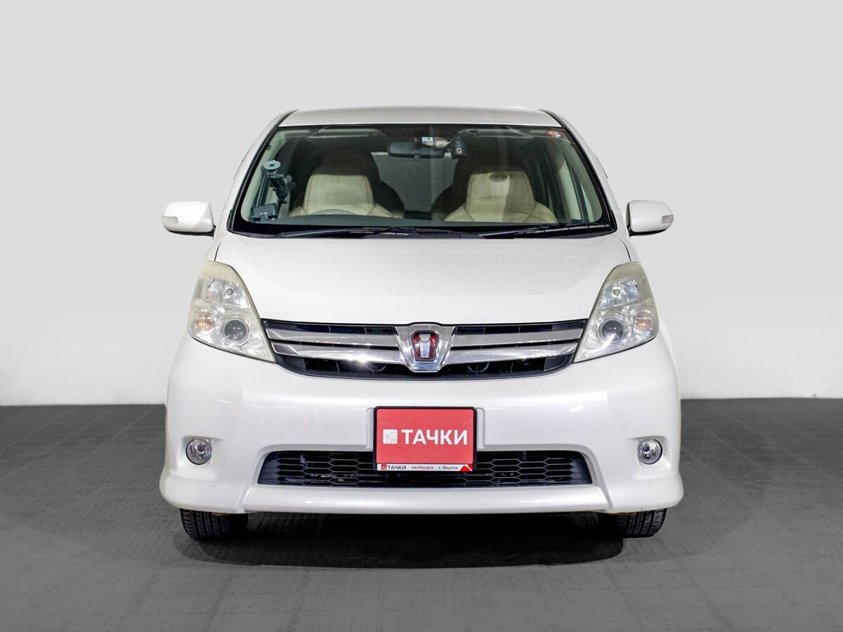 Toyota Isis 2013 - фото автомобиля