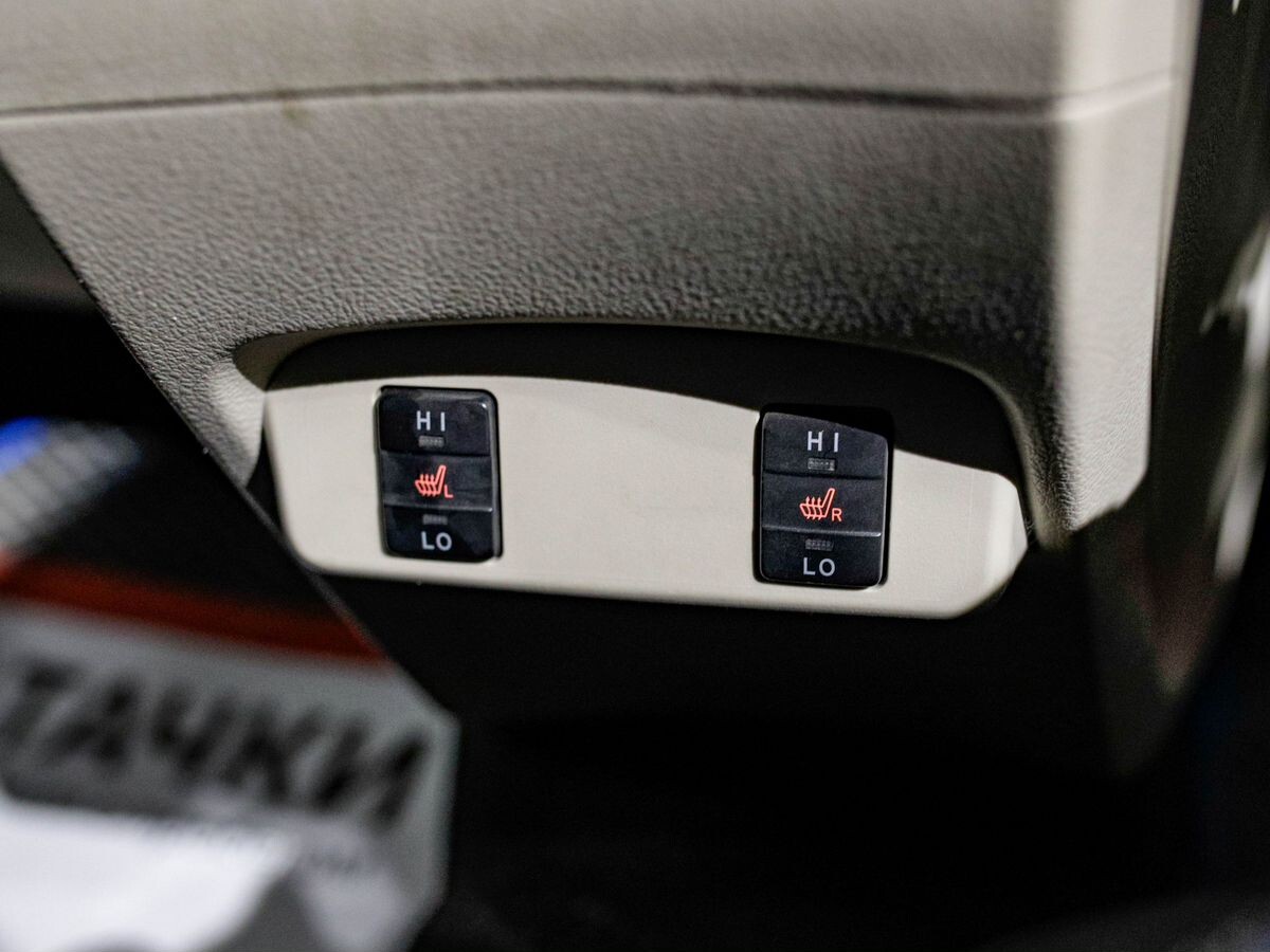 Toyota Sienta 2017 - фото автомобиля