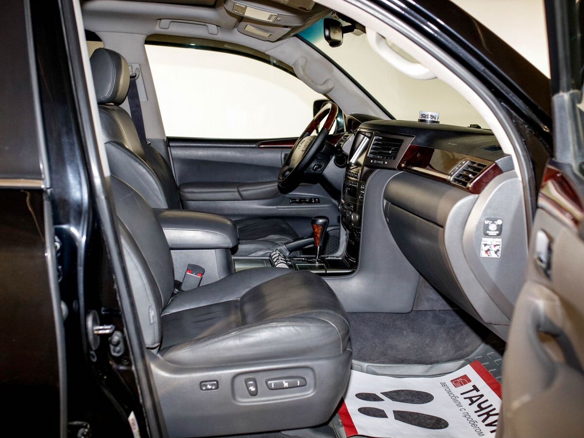 Lexus LX570 2008 - фото автомобиля