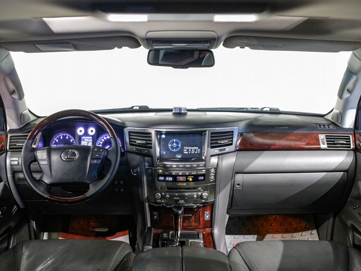 Lexus LX570 2008 - фото автомобиля