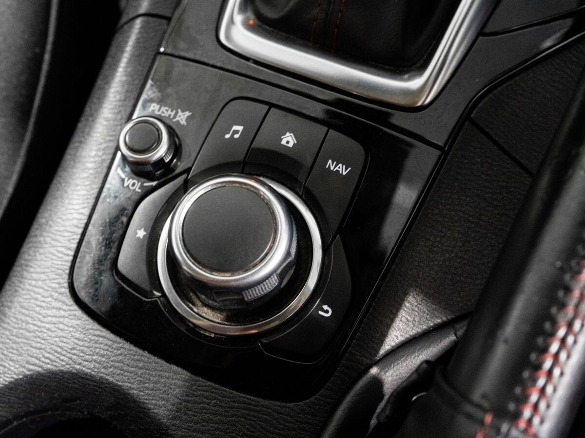 Mazda Axela 2015 - фото автомобиля