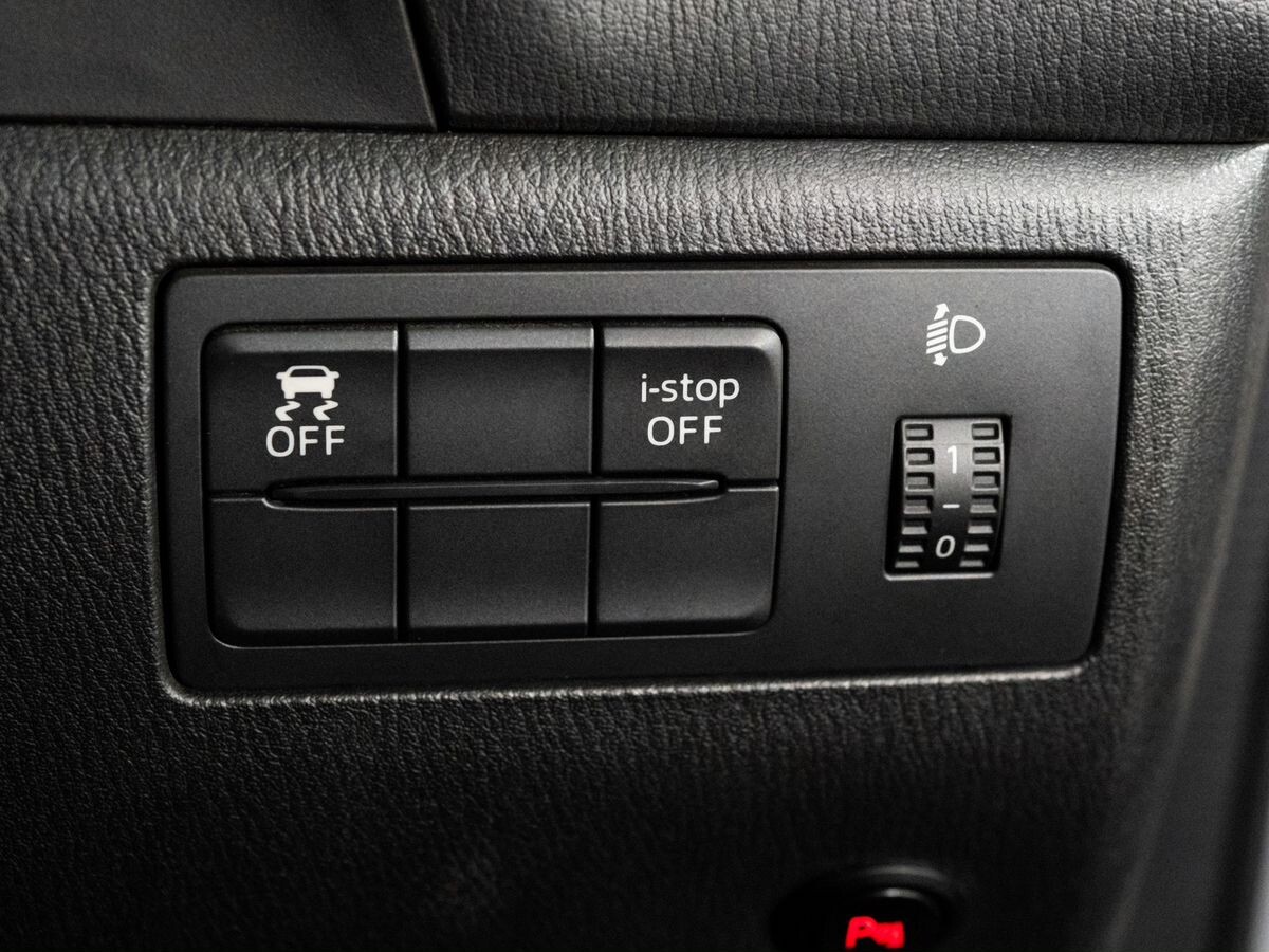 Mazda Axela 2015 - фото автомобиля