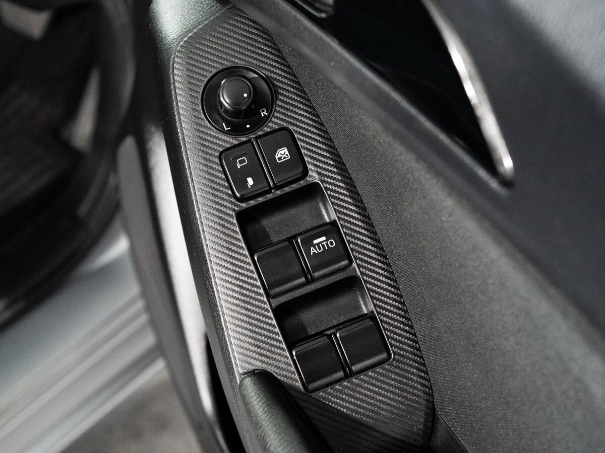 Mazda Axela 2015 - фото автомобиля