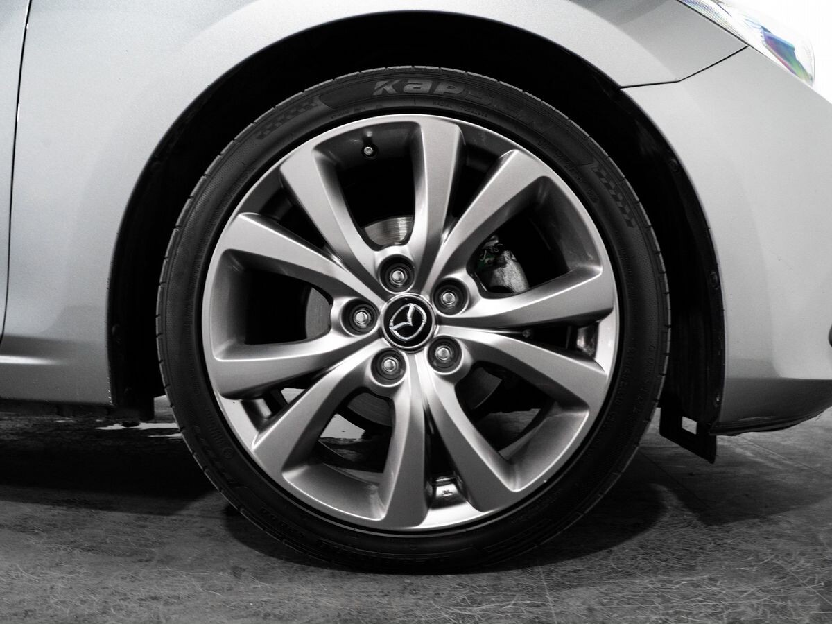 Mazda Axela 2015 - фото автомобиля