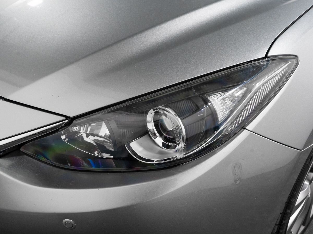 Mazda Axela 2015 - фото автомобиля