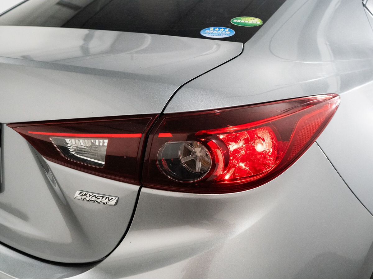 Mazda Axela 2015 - фото автомобиля
