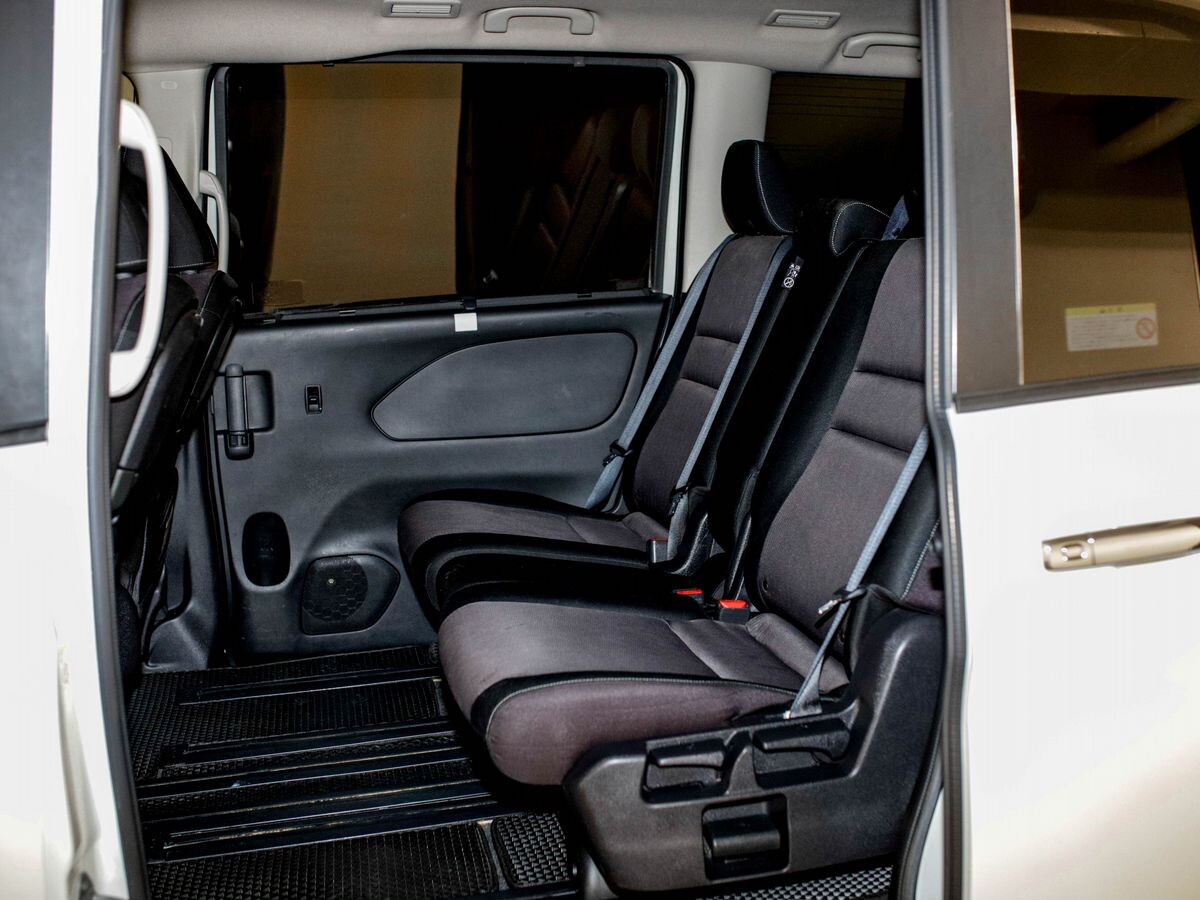 Nissan Serena 2016 - фото автомобиля