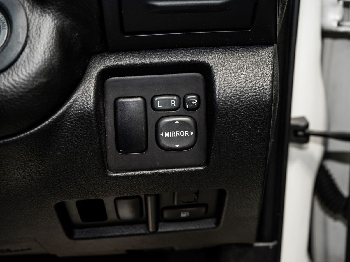 Toyota Harrier 2004 - фото автомобиля