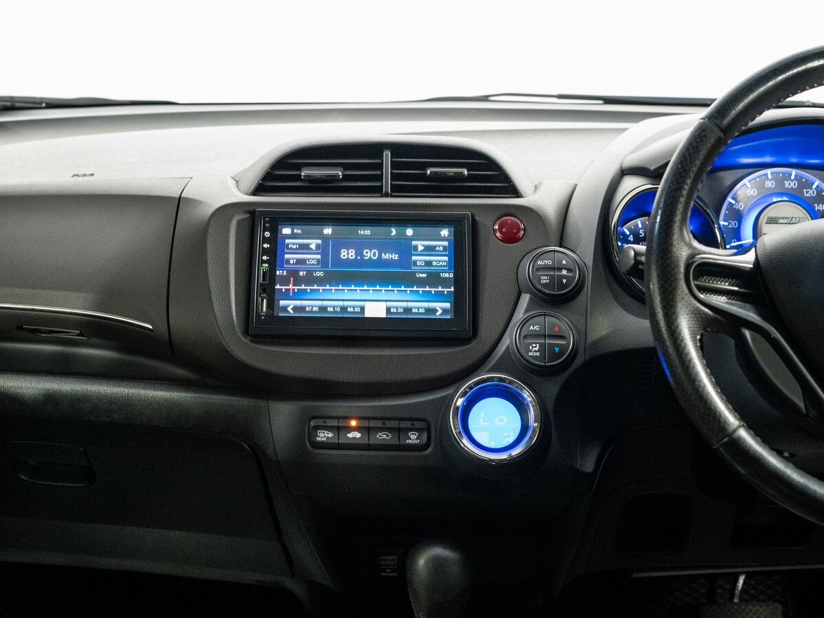 Honda Fit Shuttle 2012 - фото автомобиля