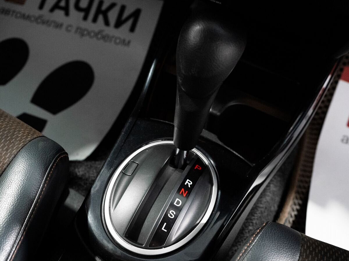 Honda Fit Shuttle 2012 - фото автомобиля
