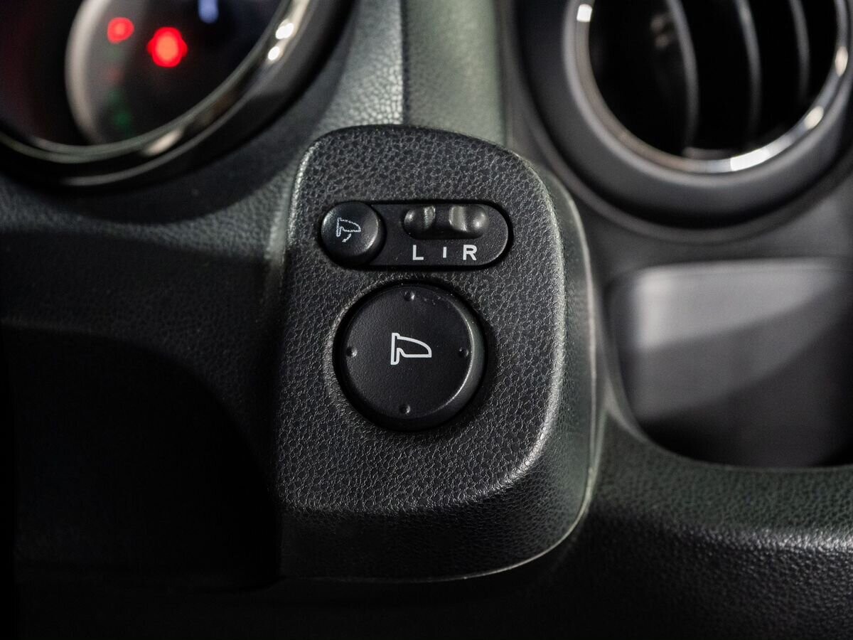 Honda Fit Shuttle 2012 - фото автомобиля