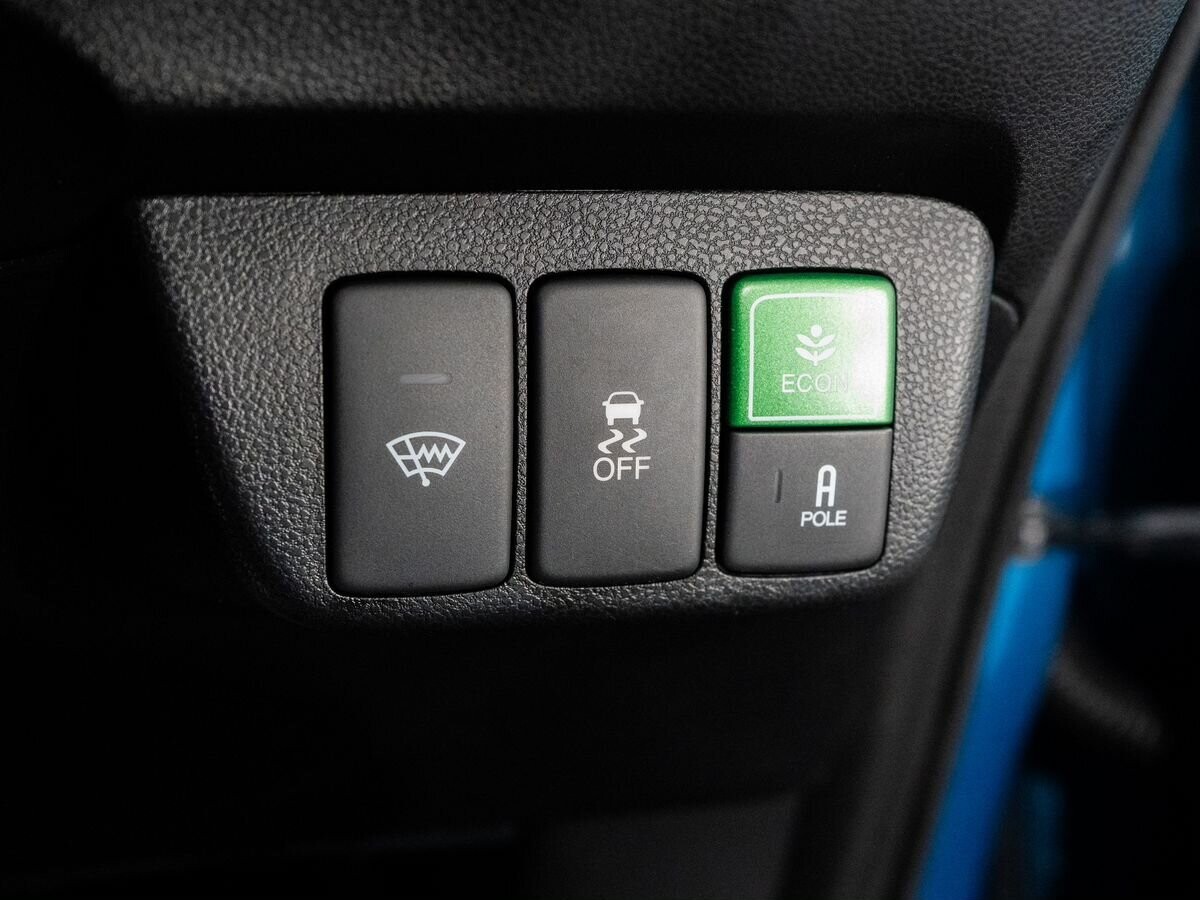 Honda Fit Shuttle 2012 - фото автомобиля