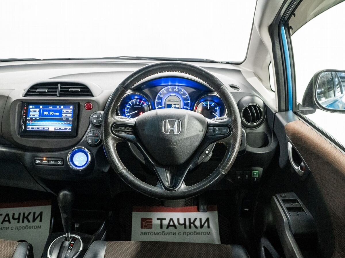 Honda Fit Shuttle 2012 - фото автомобиля