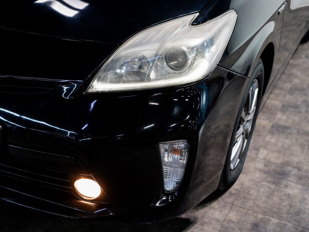 Toyota Prius 2012 - фото автомобиля