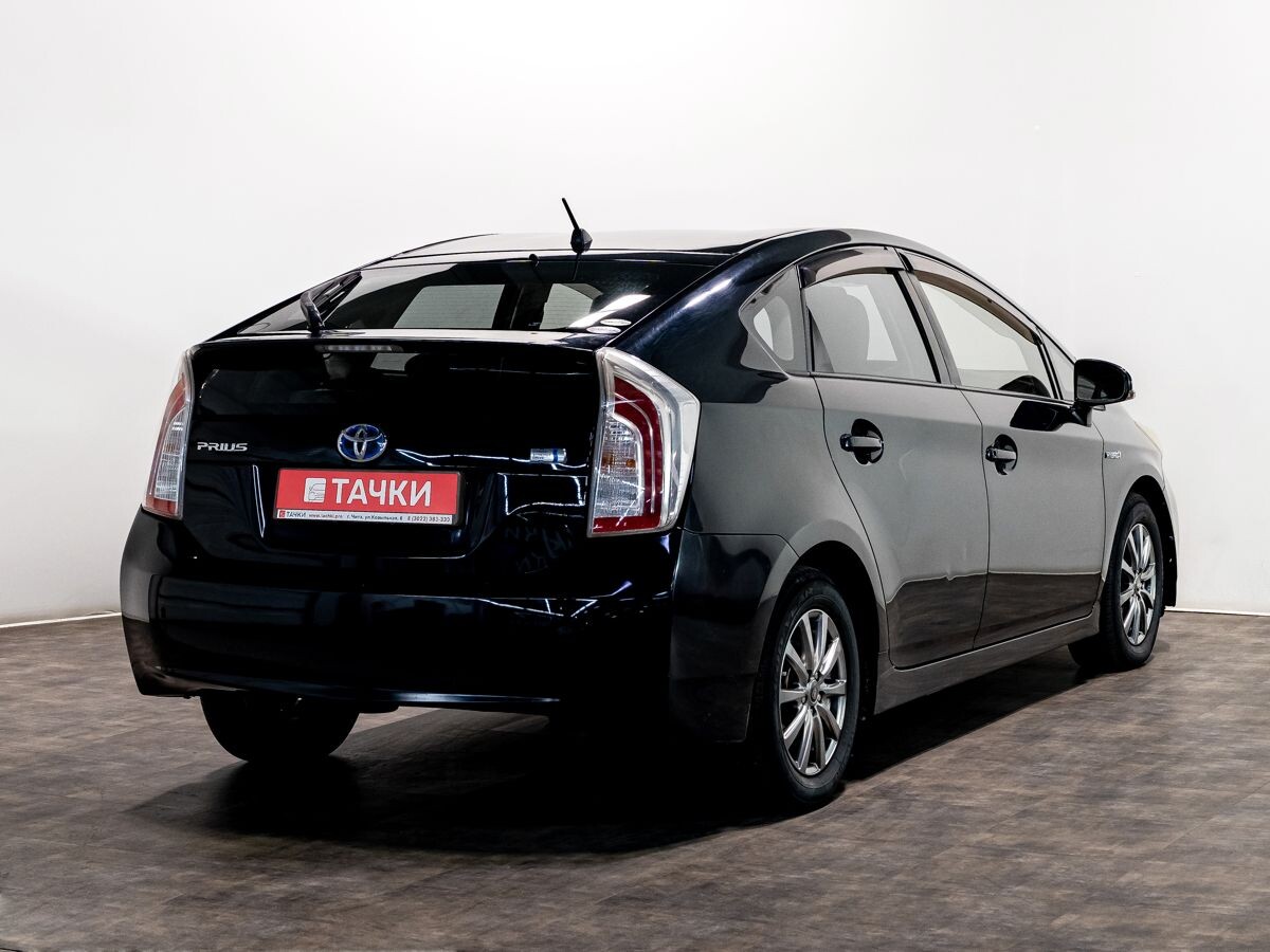 Toyota Prius 2012 - фото автомобиля