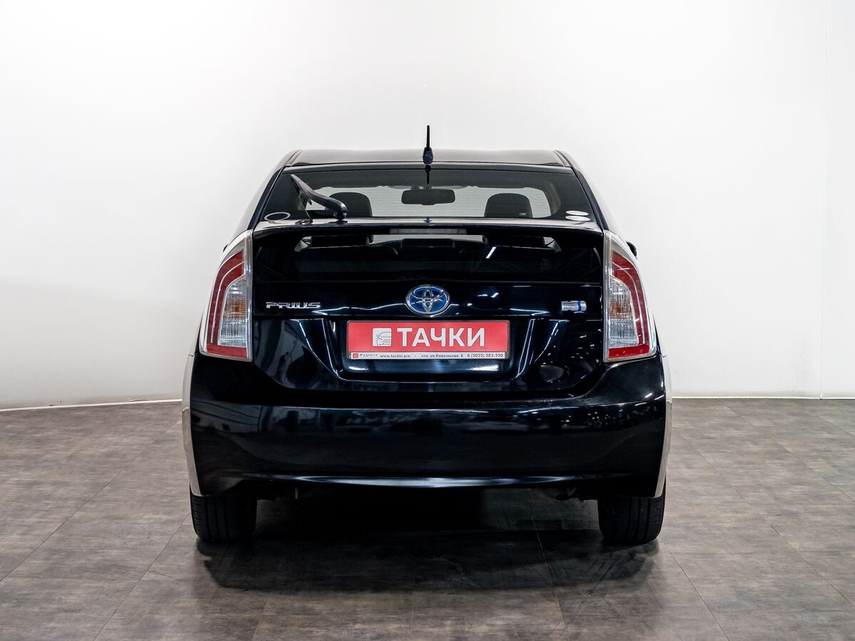 Toyota Prius 2012 - фото автомобиля