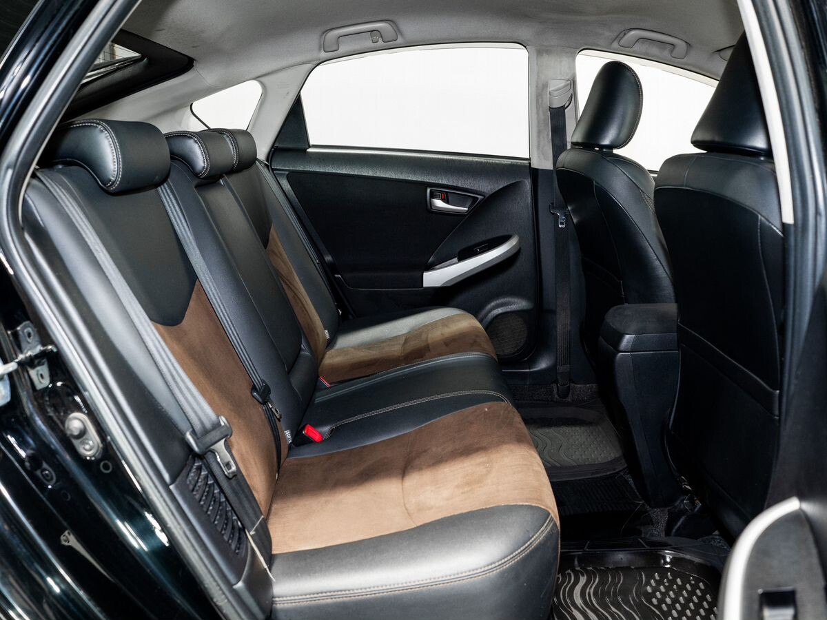 Toyota Prius 2012 - фото автомобиля