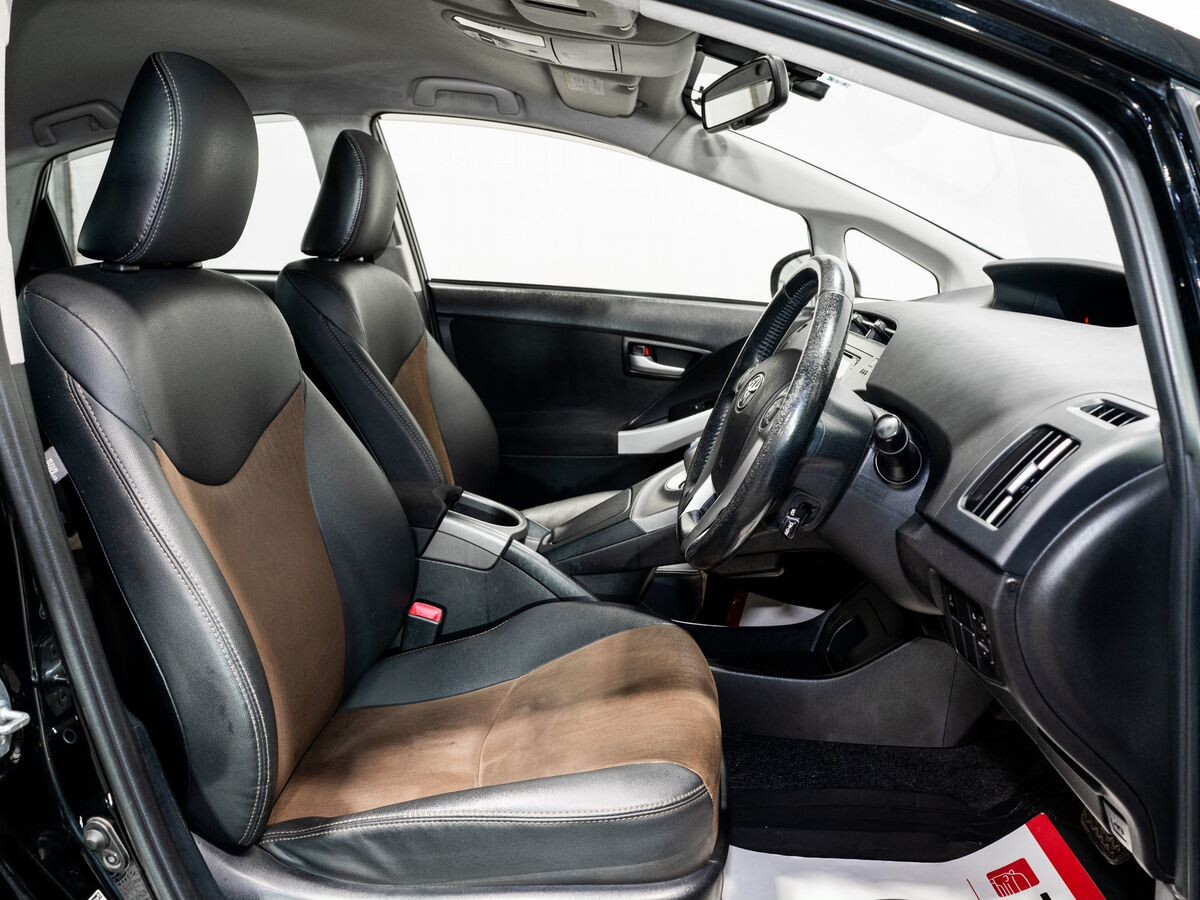 Toyota Prius 2012 - фото автомобиля