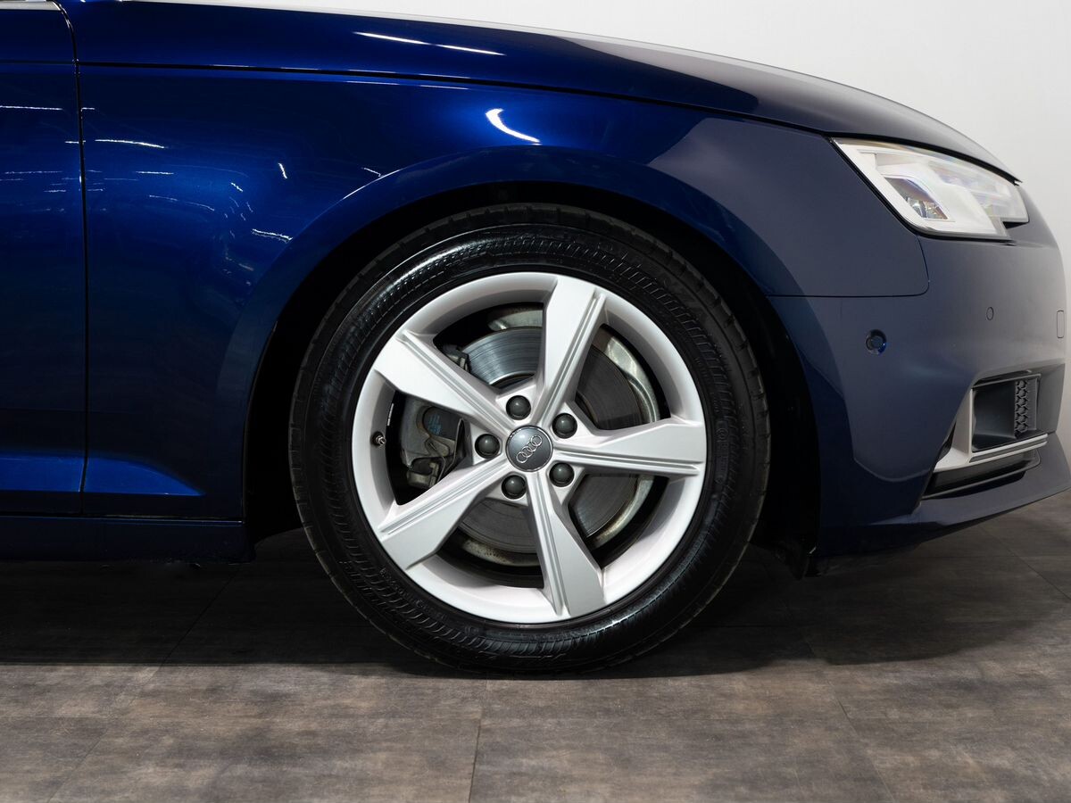 Audi A4 2019 - фото автомобиля