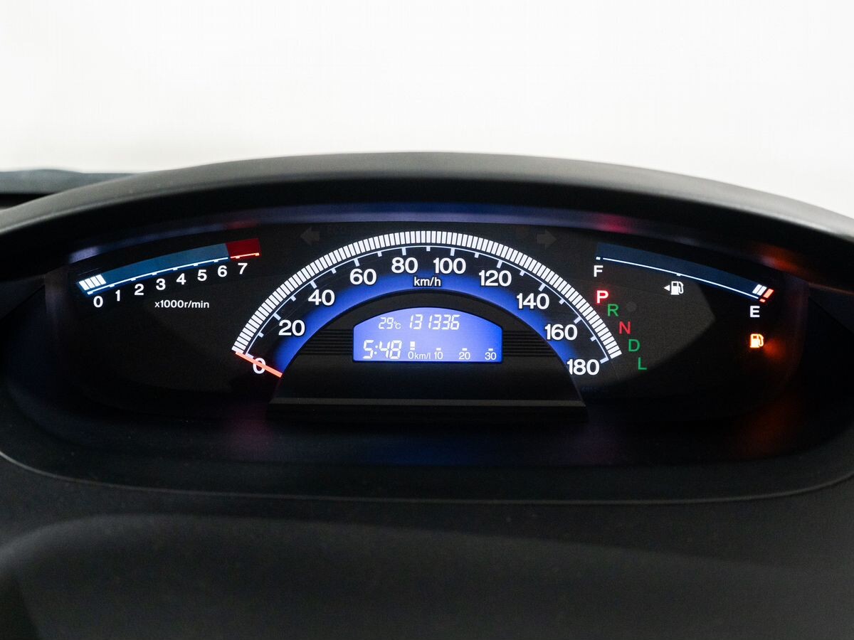 Honda Freed 2012 - фото автомобиля