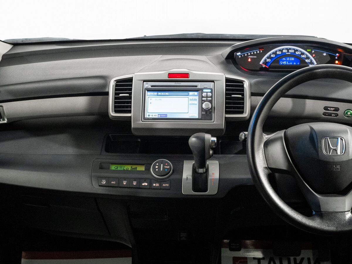Honda Freed 2012 - фото автомобиля