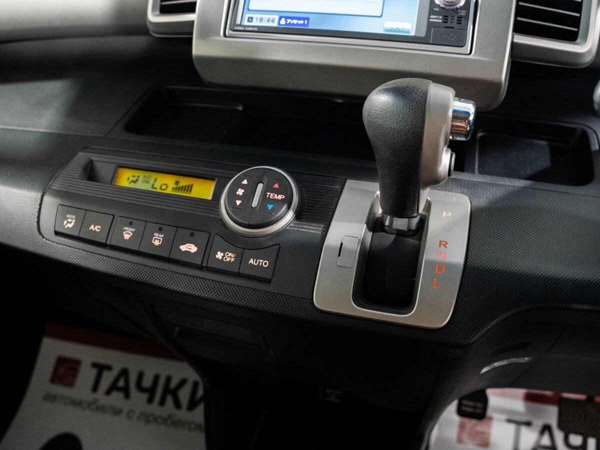 Honda Freed 2012 - фото автомобиля
