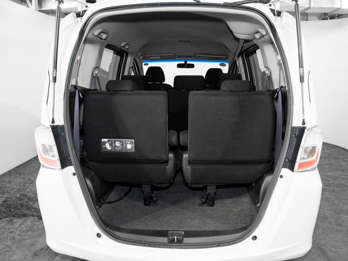 Honda Freed 2012 - фото автомобиля