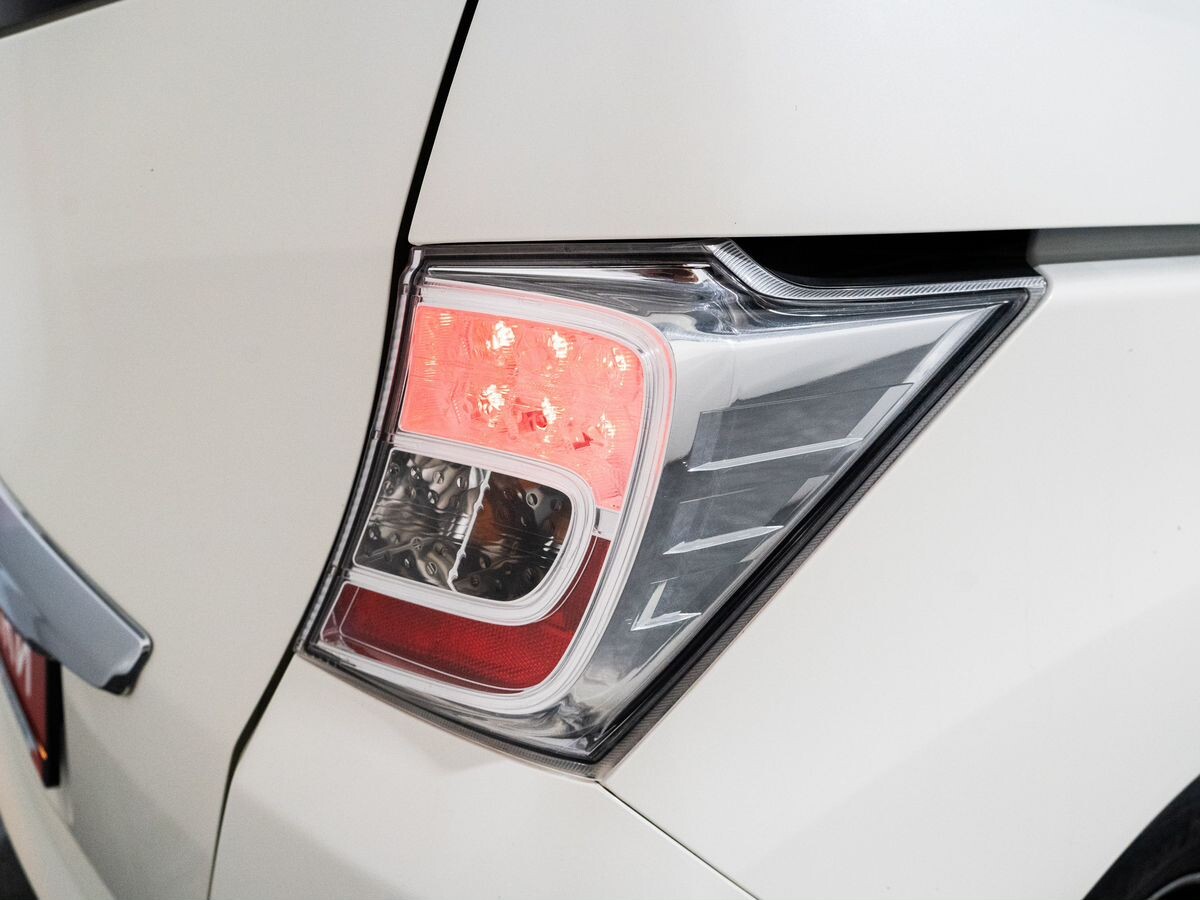 Honda Freed 2012 - фото автомобиля