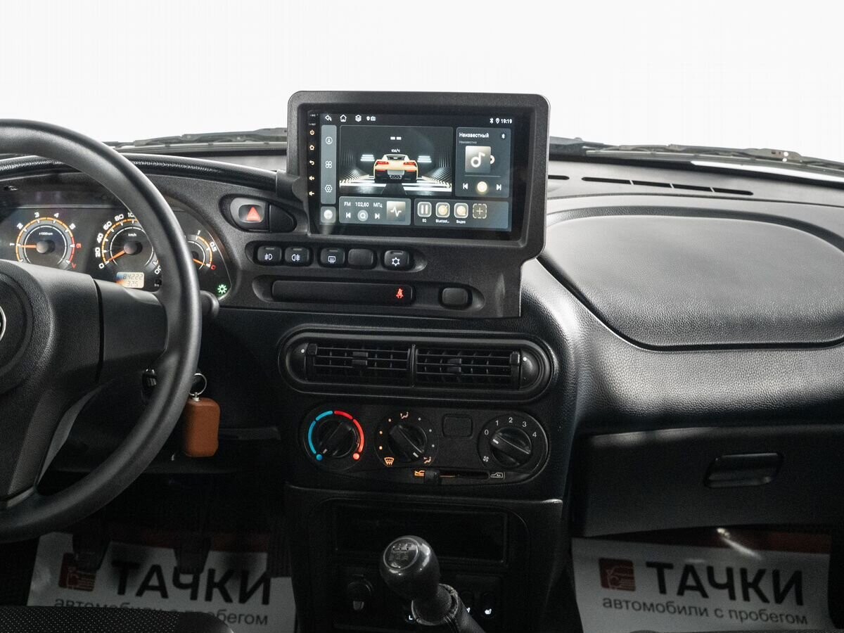 Лада Нива Тревел 2021 - фото автомобиля