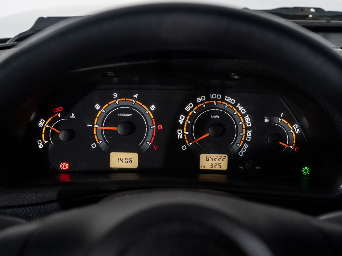 Лада Нива Тревел 2021 - фото автомобиля