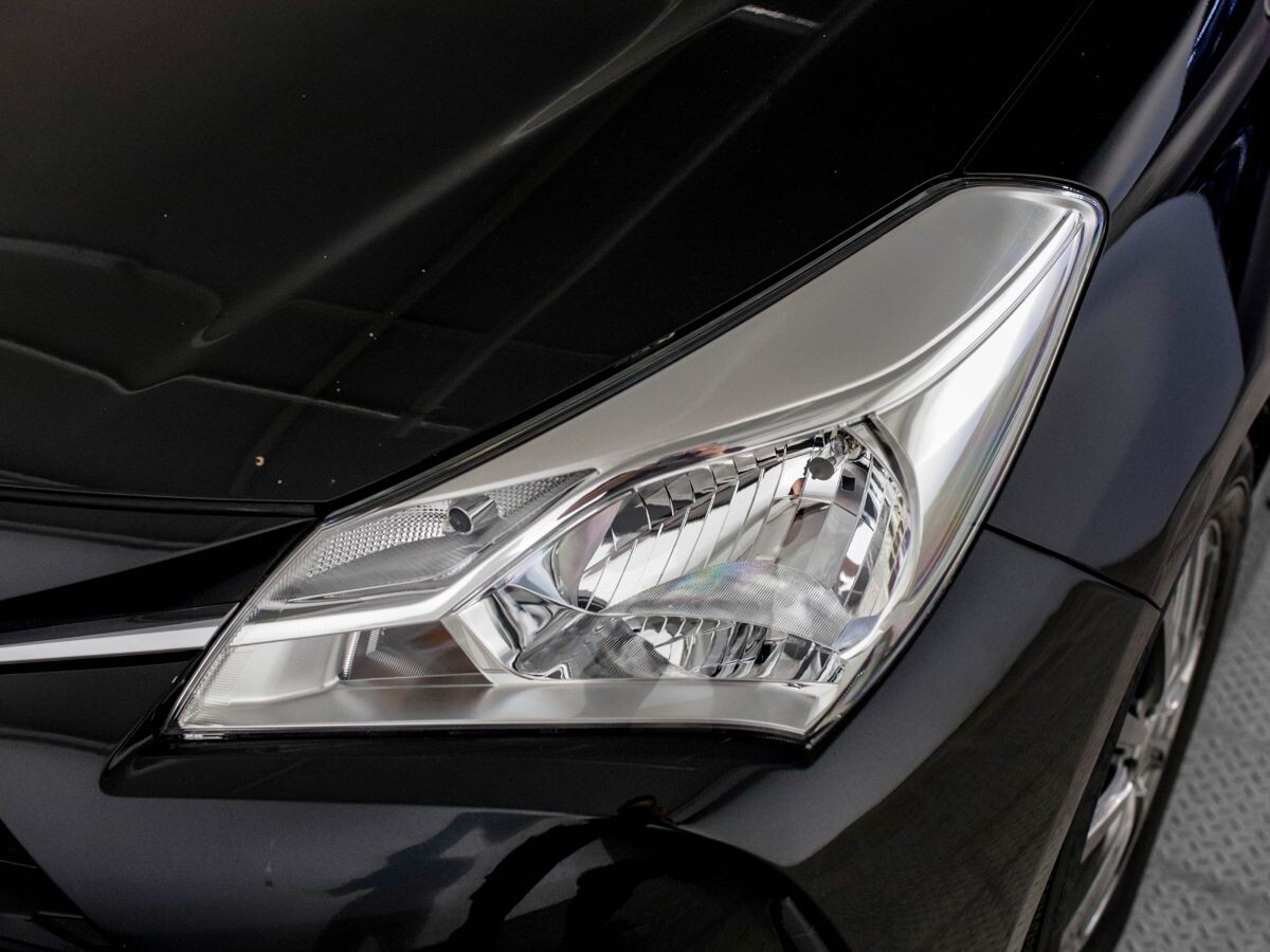 Toyota Vitz 2018 - фото автомобиля