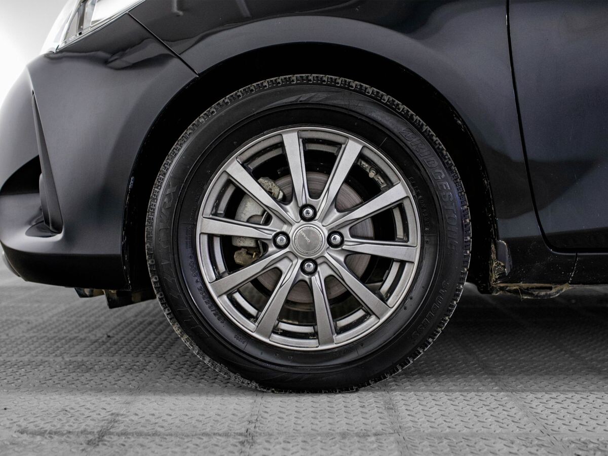 Toyota Vitz 2018 - фото автомобиля