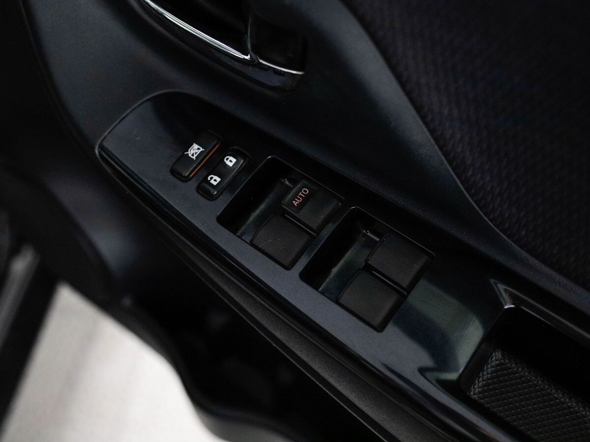 Toyota Vitz 2018 - фото автомобиля